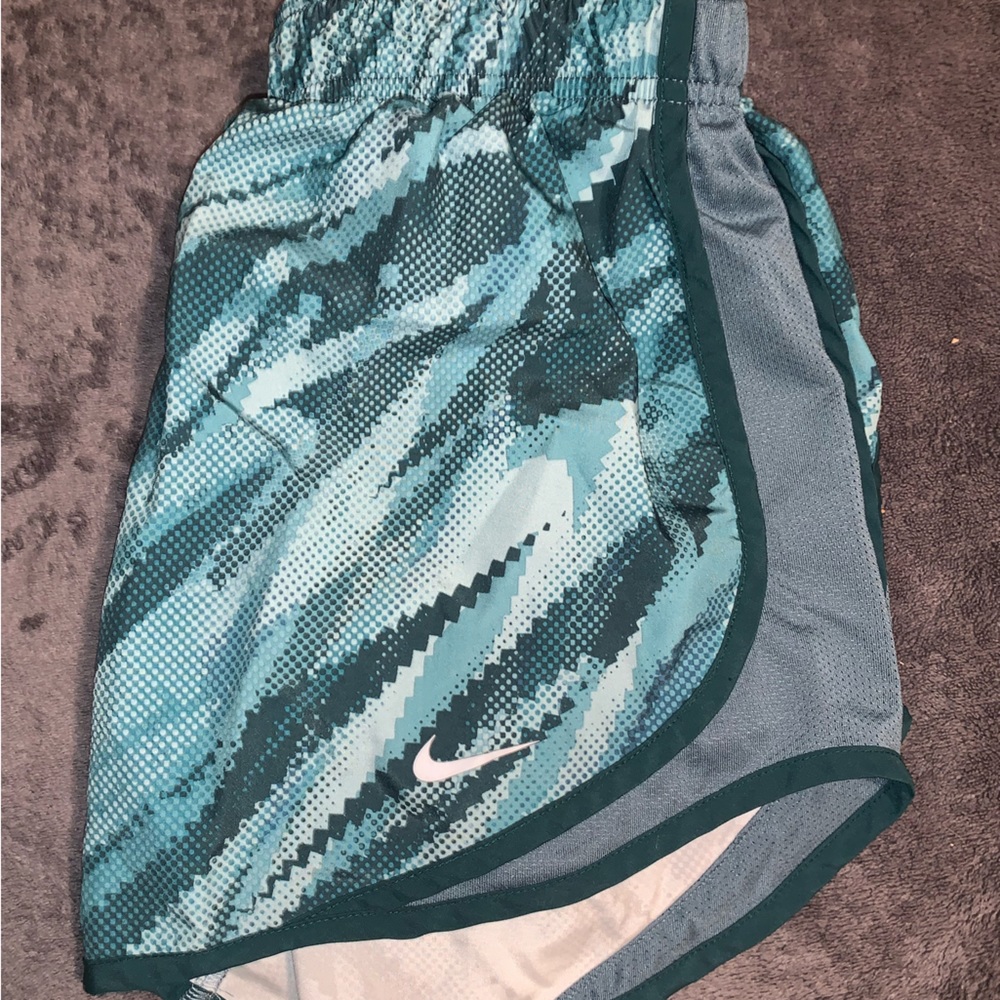 Nike tempo running shorts. Size small